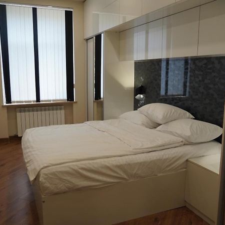 Lovely, Newly Remodeled Apartment In Yerevan! Экстерьер фото