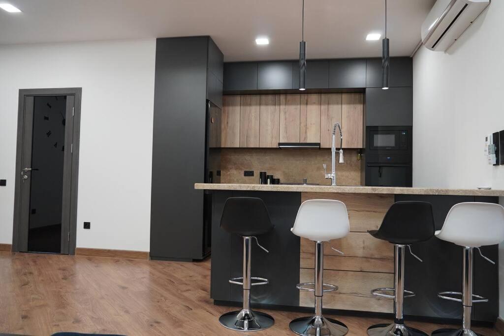 Lovely, Newly Remodeled Apartment In Yerevan! Экстерьер фото