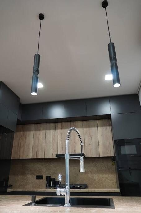 Lovely, Newly Remodeled Apartment In Yerevan! Экстерьер фото