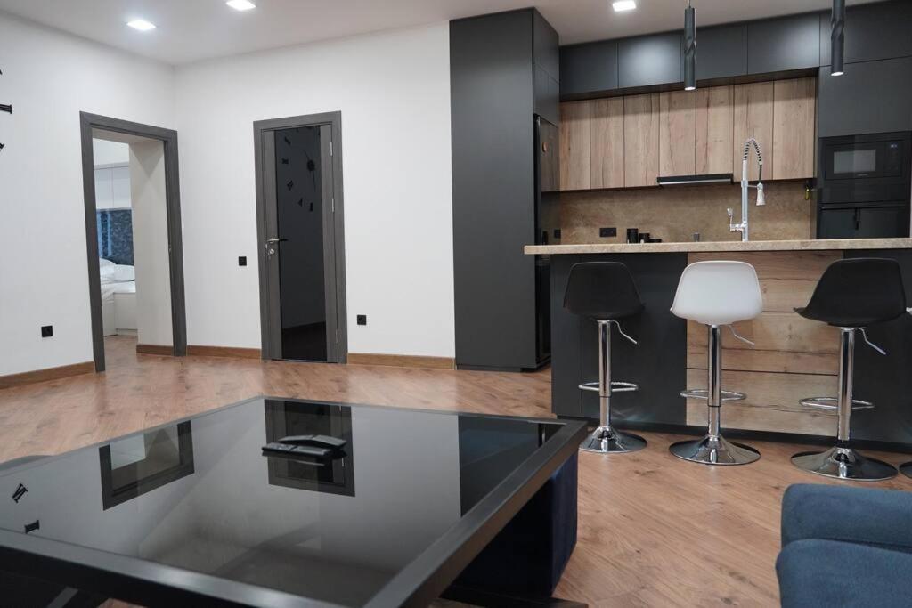 Lovely, Newly Remodeled Apartment In Yerevan! Экстерьер фото
